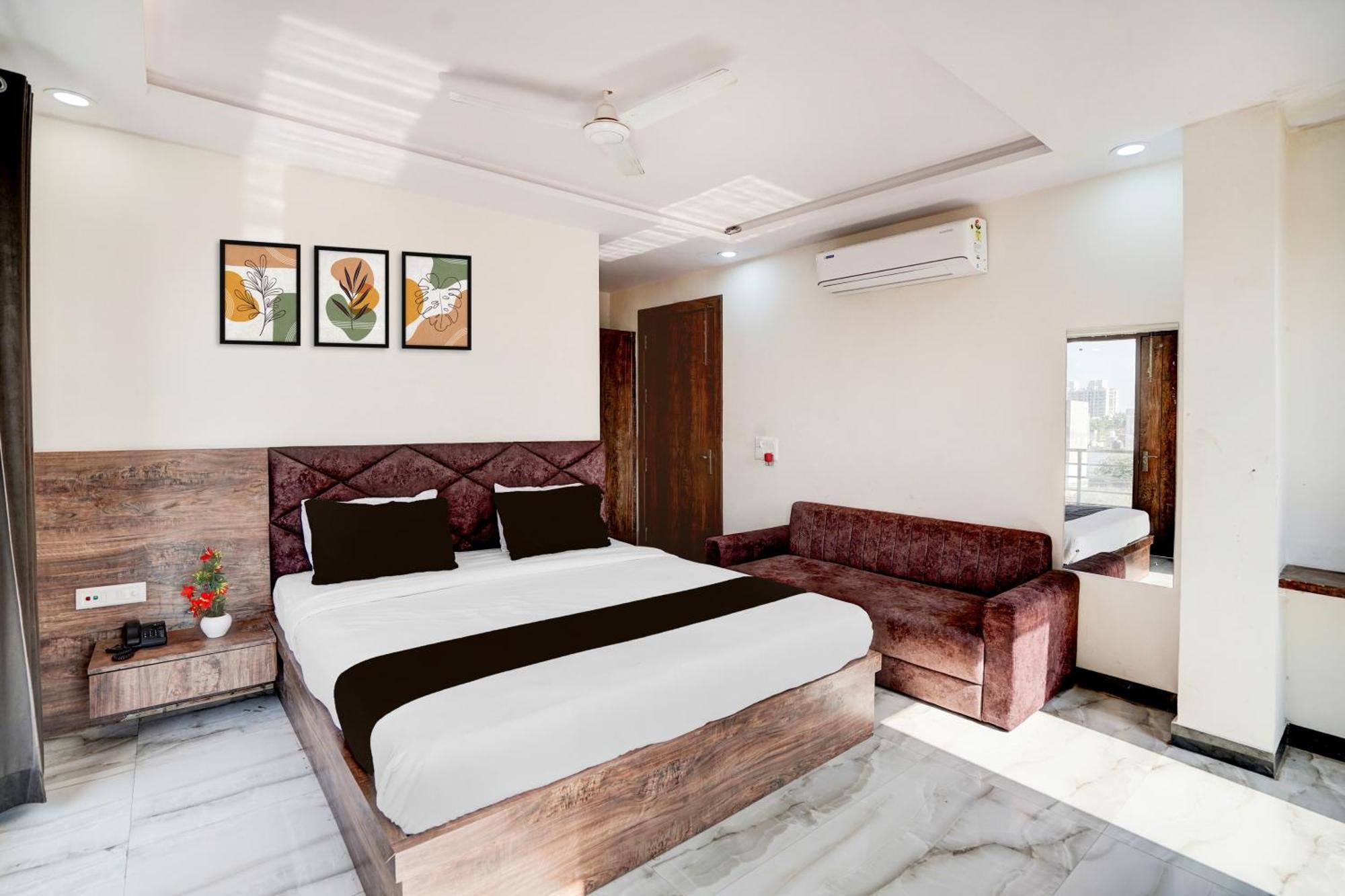 Super Townhouse Taj Nagri Basai Formerly Royal Empire Tajganj Екстер'єр фото
